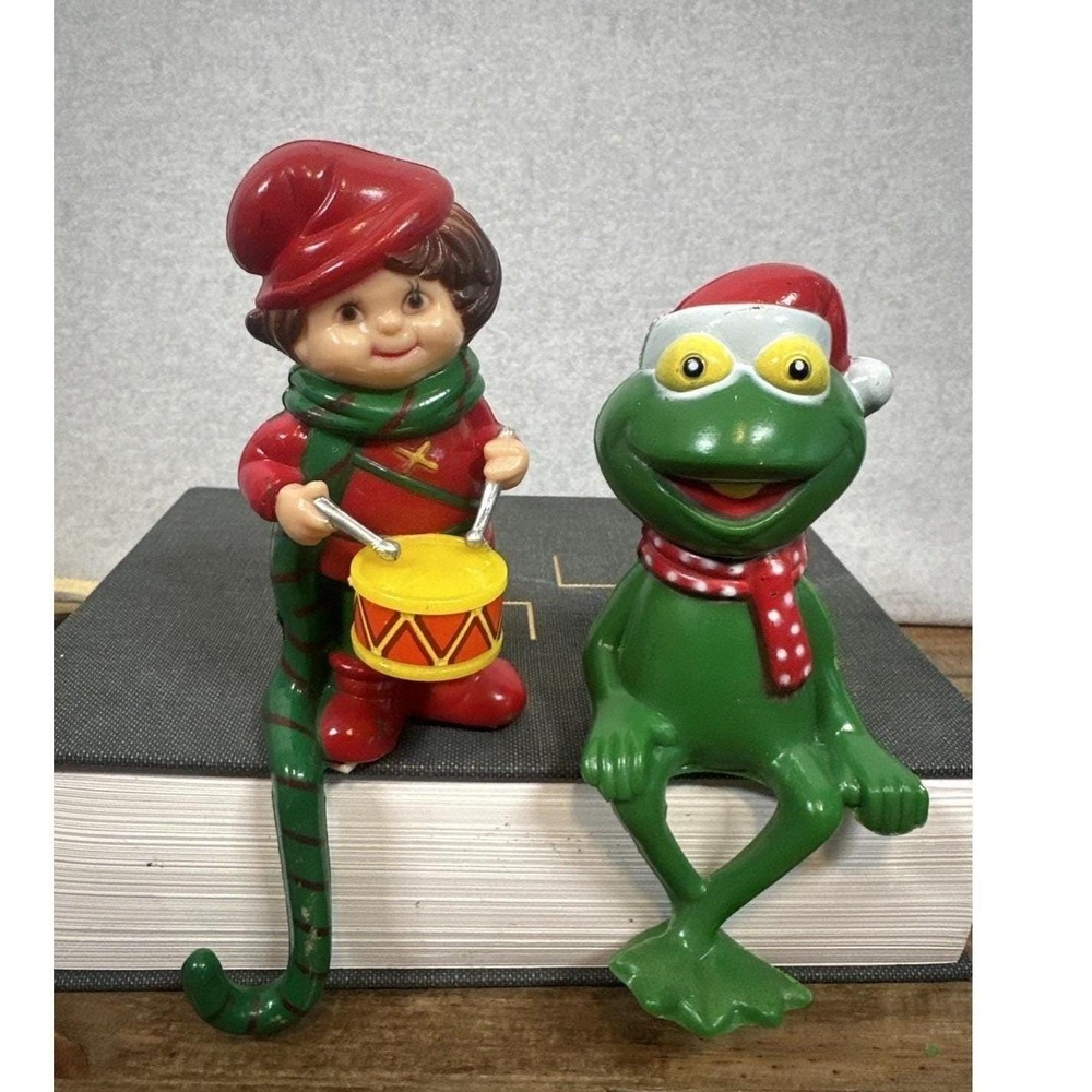 2 Vintage JSNY Christmas Stocking Hangers Muppet Kermit Frog Drummer Boy Plastic